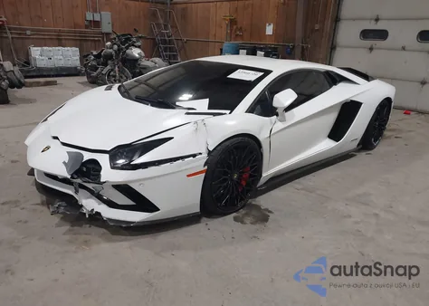 2017 Lamborghini Aventador Lp750-4 Superveloce z USA, uszkodzony, nr VIN ZHWUG4ZD4HLA06463